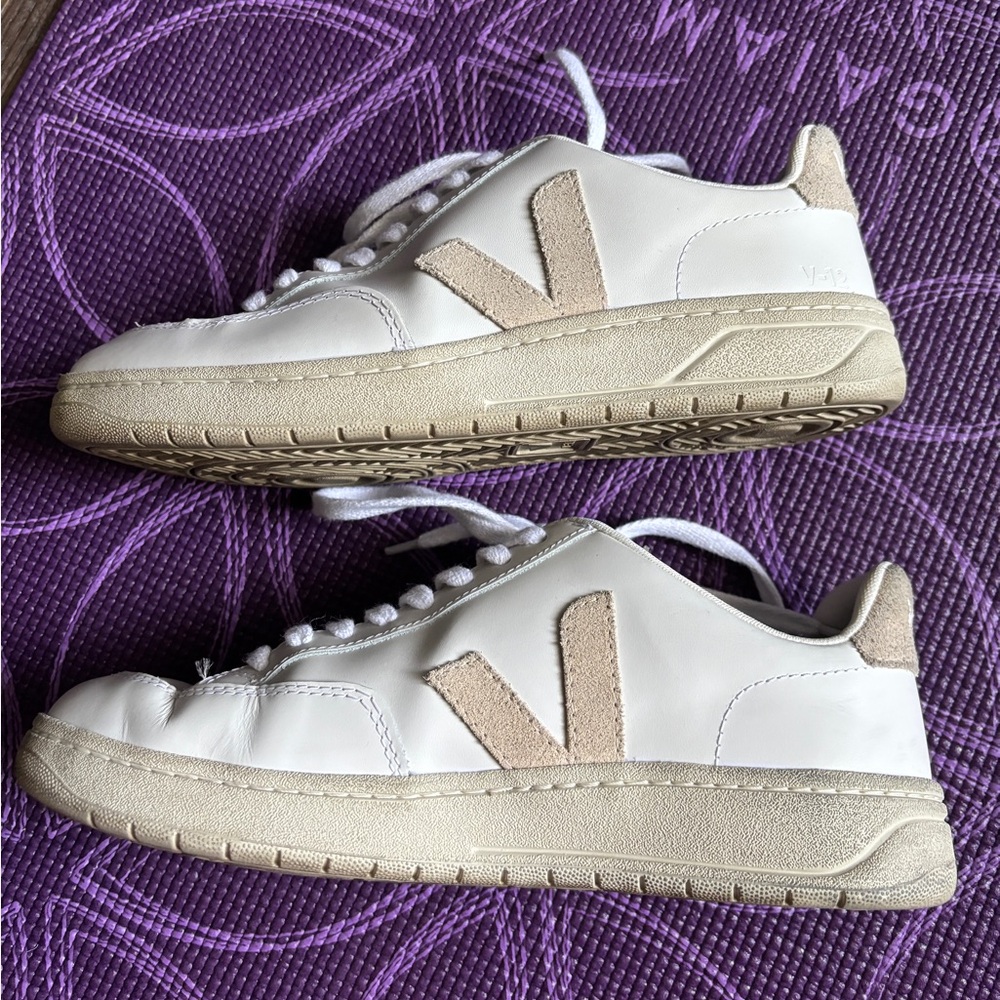 Veja V-12 Leather White Sable Size 39 UK, Size 8 US - Picture 11 of 11